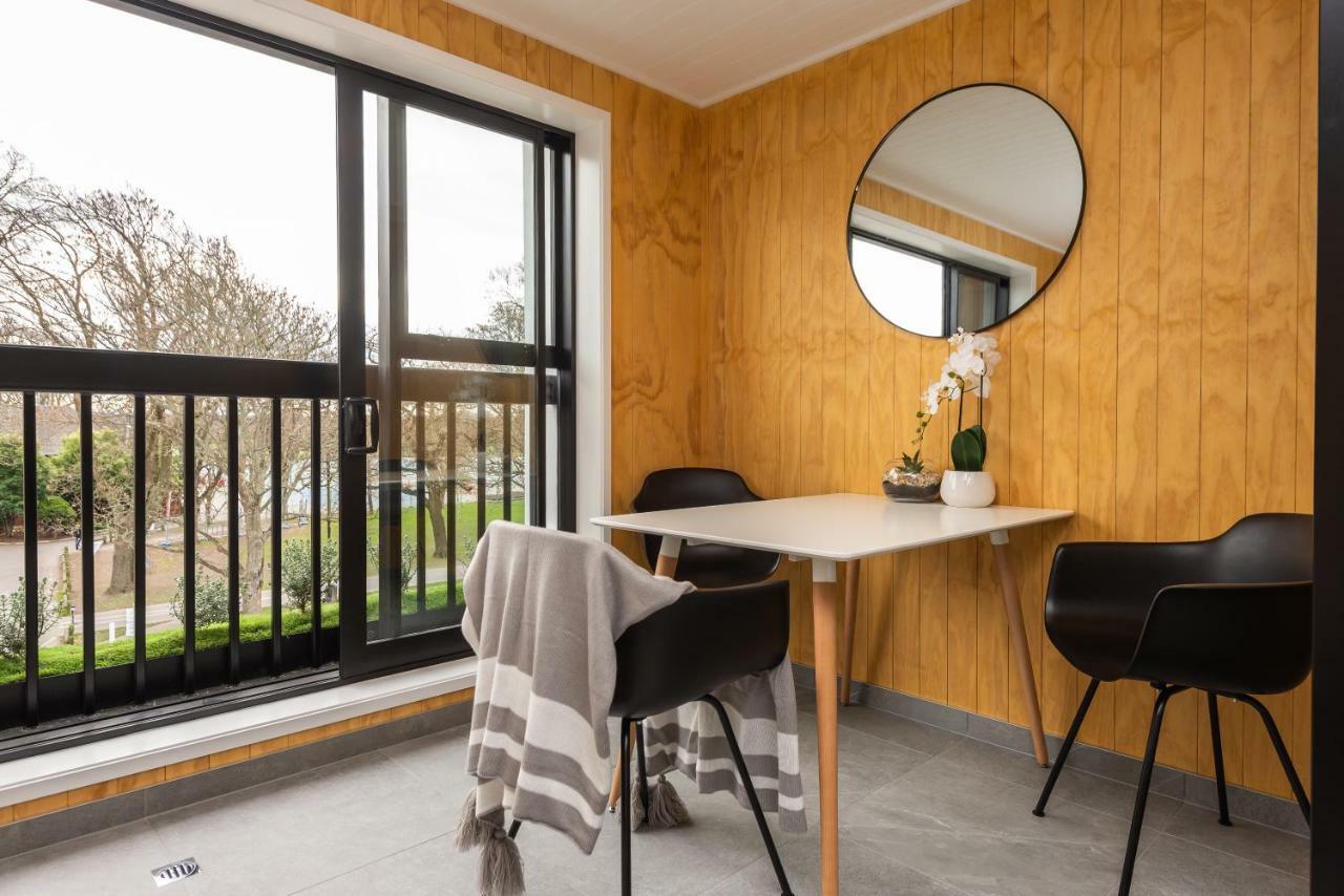 Penthouse With Park View Apartment Крайстчърч Екстериор снимка